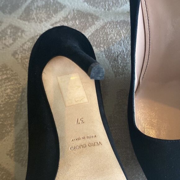 The shoe box black suede pumps gently used - Picture 3 of 4